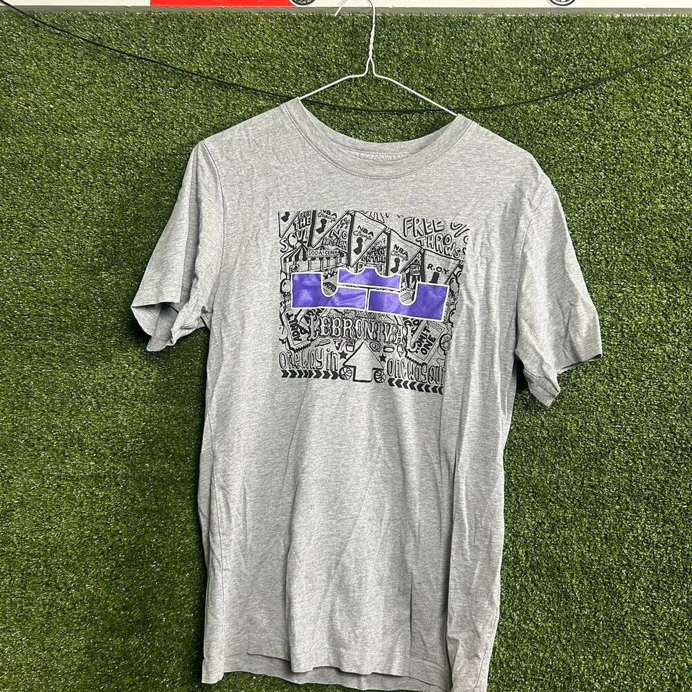 Nike Men's Grey T-shirt